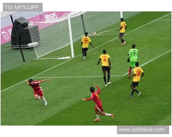 麓山国际社区足球明星汇聚展现青春活力与团队精神的盛会