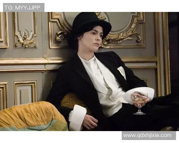 足球明星妻子的光辉岁月与背后的故事电影解说 足球明星妻子的光辉岁月与背后的故事电影解说