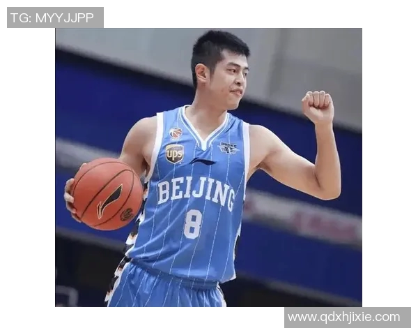 方硕的篮球之路：从青涩少年到职业赛场的辉煌历程与心路历程